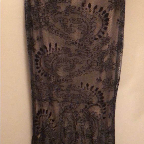 Agaci Dress - Picture 2 of 3